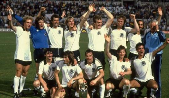 历届欧洲杯德国队全家福合照