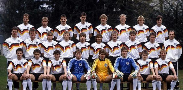 历届欧洲杯德国队全家福合照